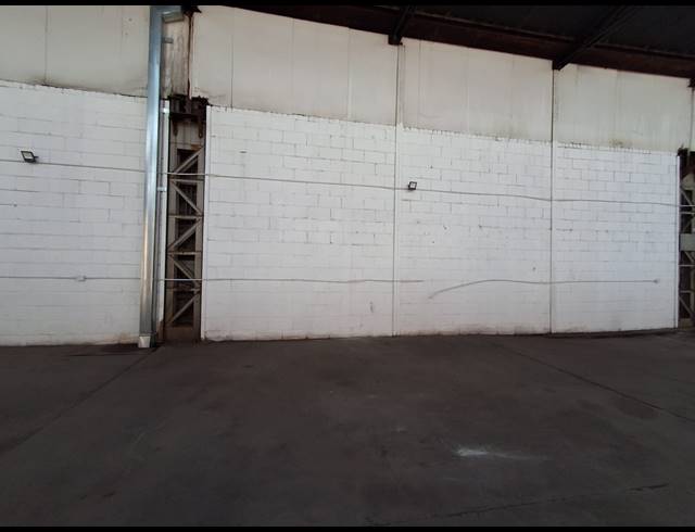 390M² WAREHOUSE TO LET IN HERIOTDALE